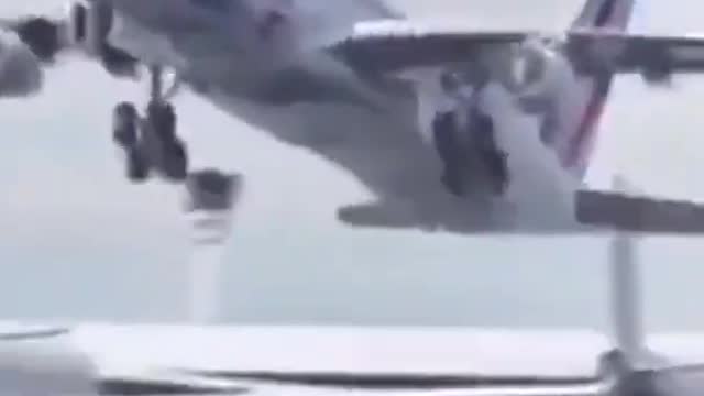 Funny plane flying video