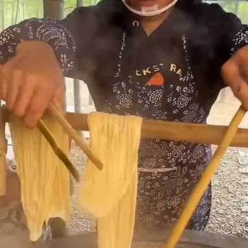 Cream from fresh milk is so delicious! 😍