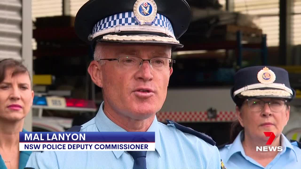 Australian police sent into Solomon Islands after days of rioting | 7NEWS