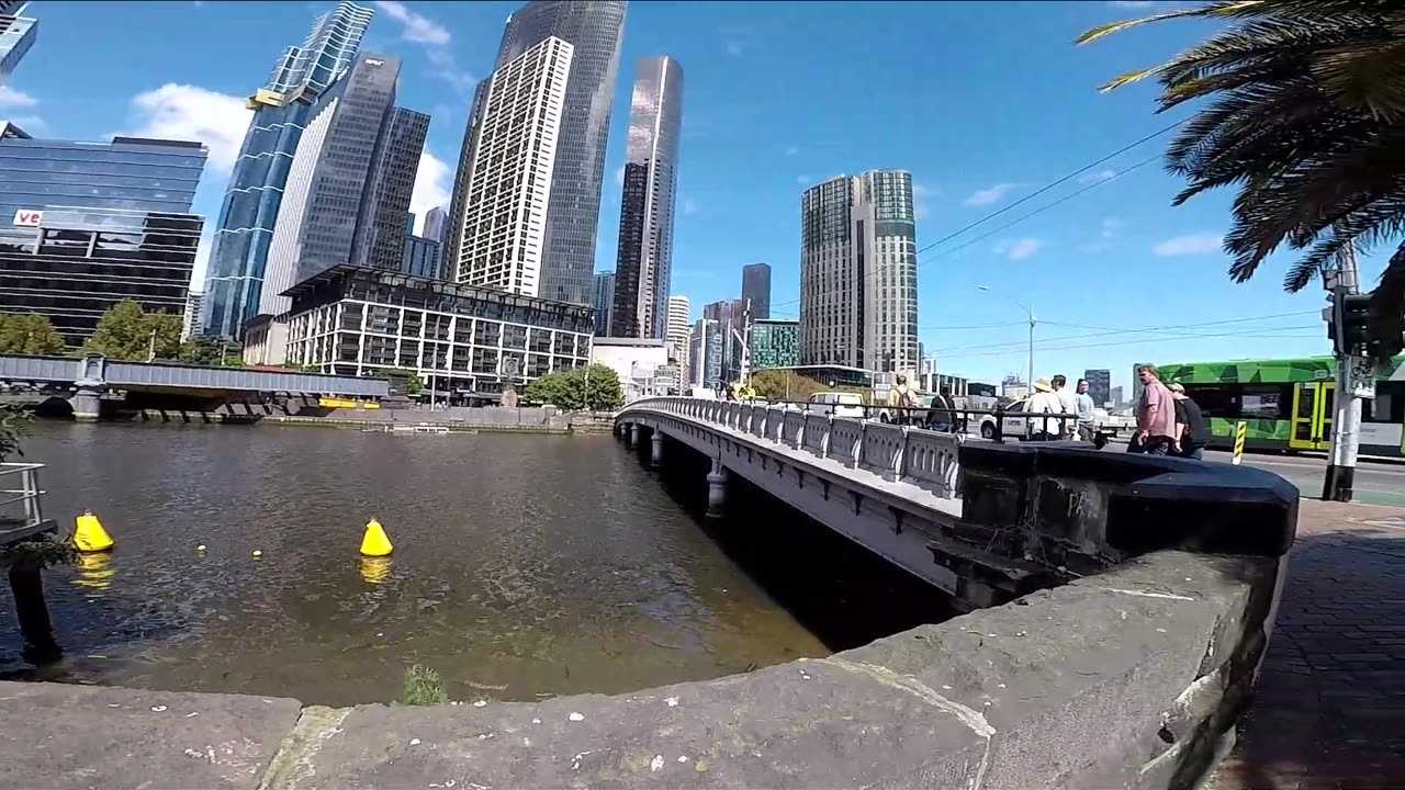 Exploring Melbourne - MCG to Saint Kilda Road - Flinders street station and down flinder street.