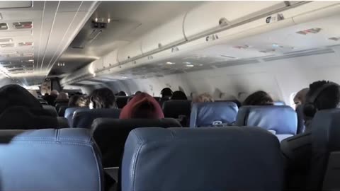 A Plane Lost Its Roof at 24,000 Feet – This Is What Happened Next