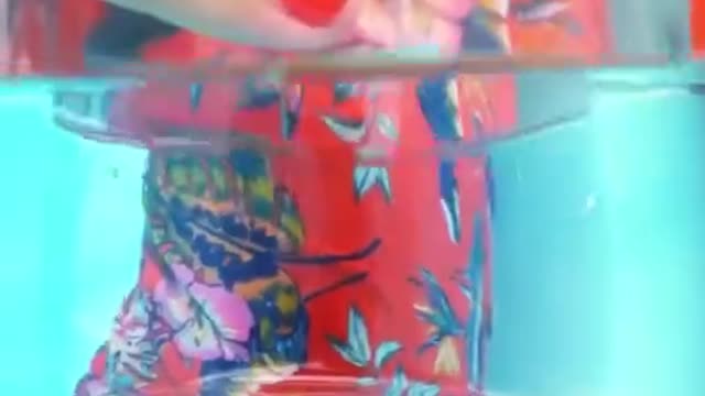 Waterproof your phone with a glass jar! 💕