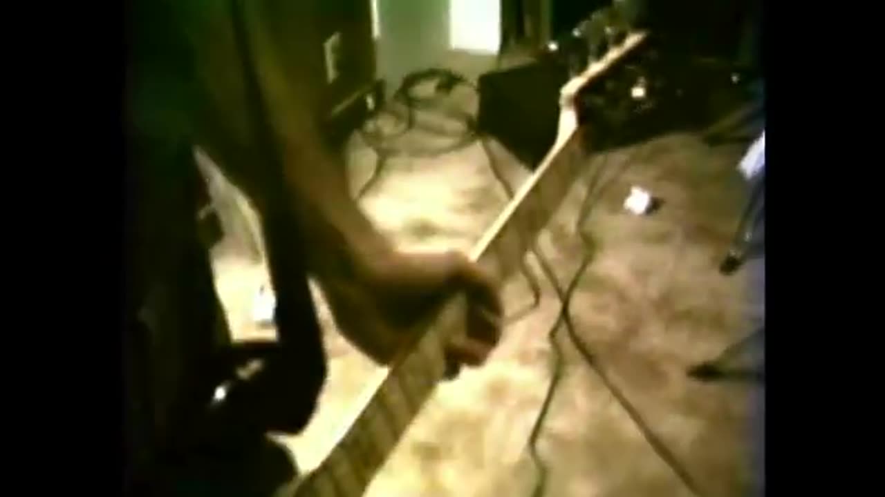 Nirvana - (Rehearsal) Krist Novoselic's mother's house, Aberdeen 1988