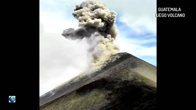 What is happening in this World: Lightning strikes a volcano and other events