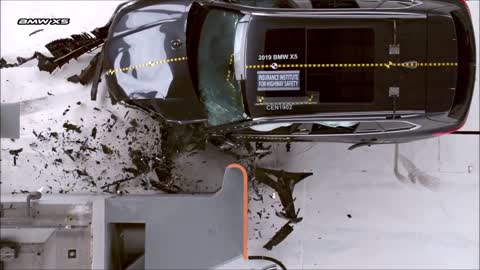 2017 Volvo S90 - Crash Test