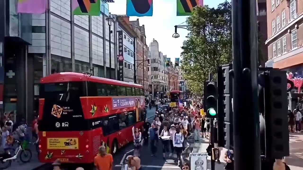 The people in the UK protest against the rising cost of living