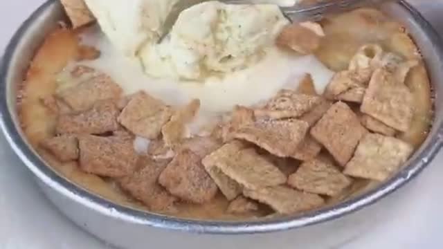 CINNAMON TOAST CRUNCH PIZOOKIE