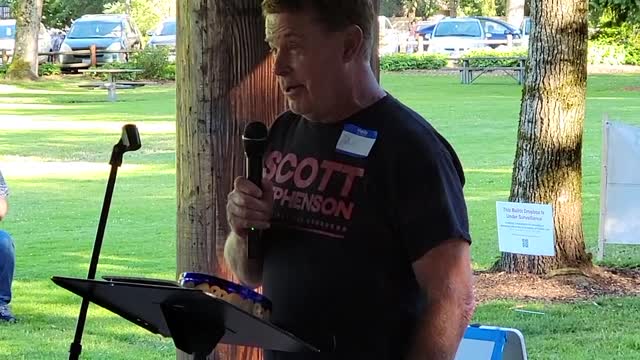 Dave T gives speech for Scott Stephenson