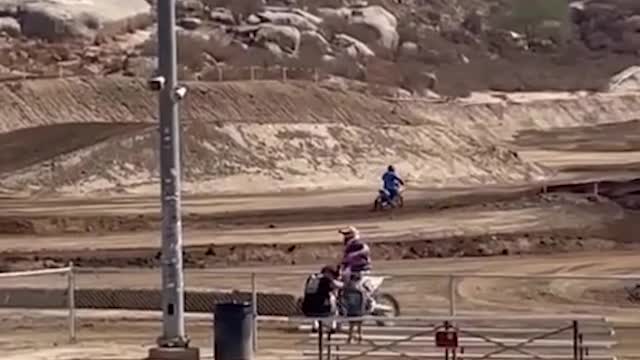 BACKFLIP CRASH on Motocross Track🤯