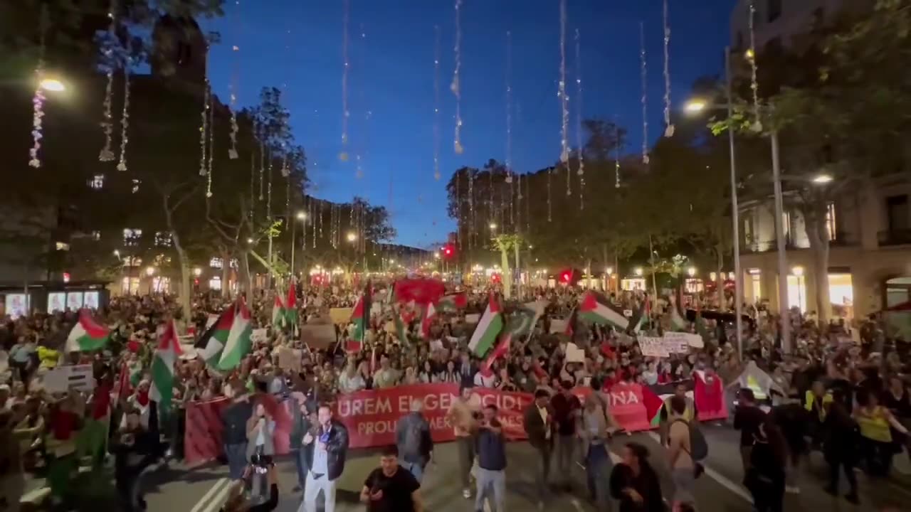 ►‼️❗️🇪🇸🇵🇸 Barcelona had a crowd of over 70,000 demonstrating for Palestine