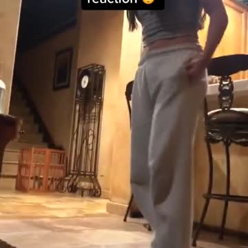 Pure reaction of golden retriever from owner pass out.mp4