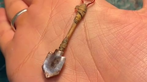 How to make a miniature shovel (apocalypse style)