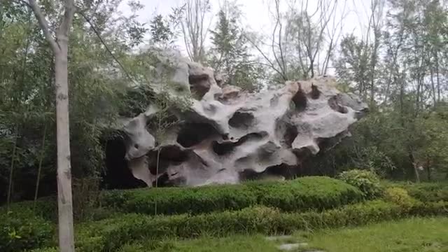 This rockery is so big
