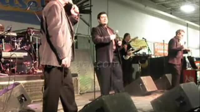 the Vogues Live 5 O' Clock World