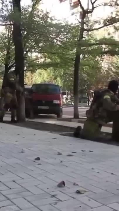 Ukraine soldiers shoot at civilians trying to escape