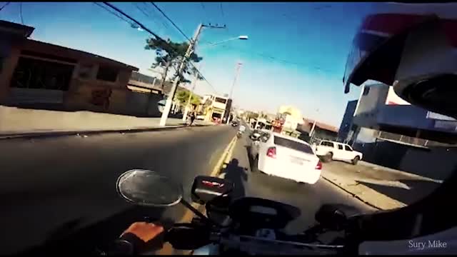 CHUTOU O POLICIAL NA FUGA MOTO