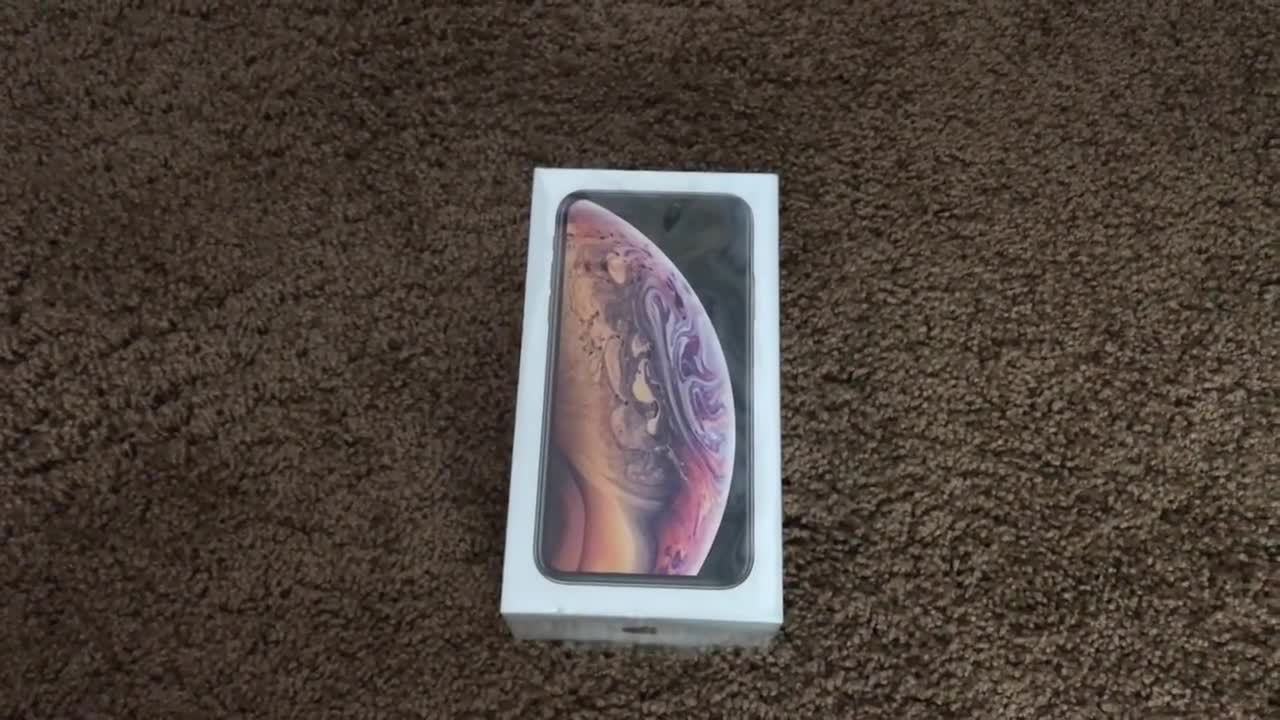 CRAZY LADY YELLS AT ME FOR WINNING iPHONE XS