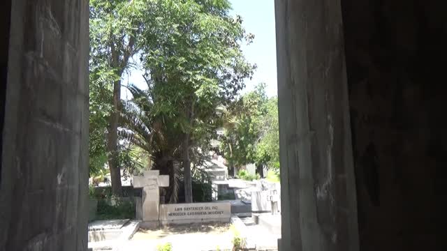 Entrevista a una bruja en el cementerio, parte 4