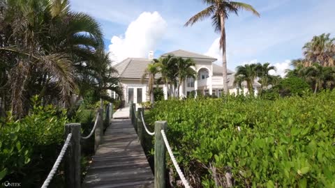 Gorgeous Grand Canal home on Lansing Island