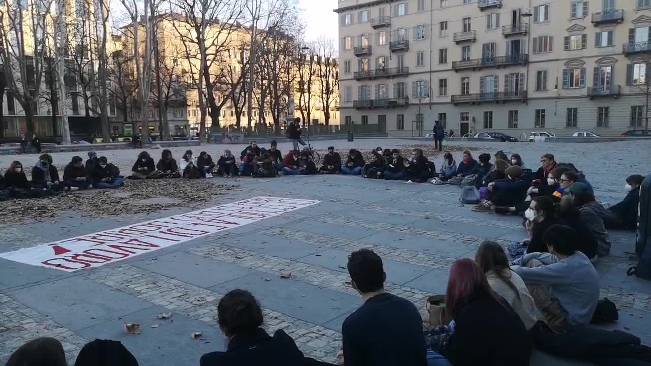 STUDENTI MEDI CONTRO LA "SCUOLA LAVORO" CHE HA CAUSATO LA MORTE. DI LORENZO PARELLI