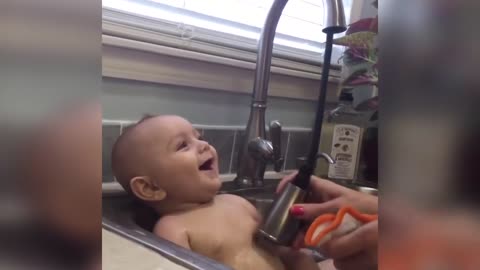 Funny Baby Bath Time - Cute Baby compilation Video