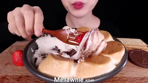 Asmr eating