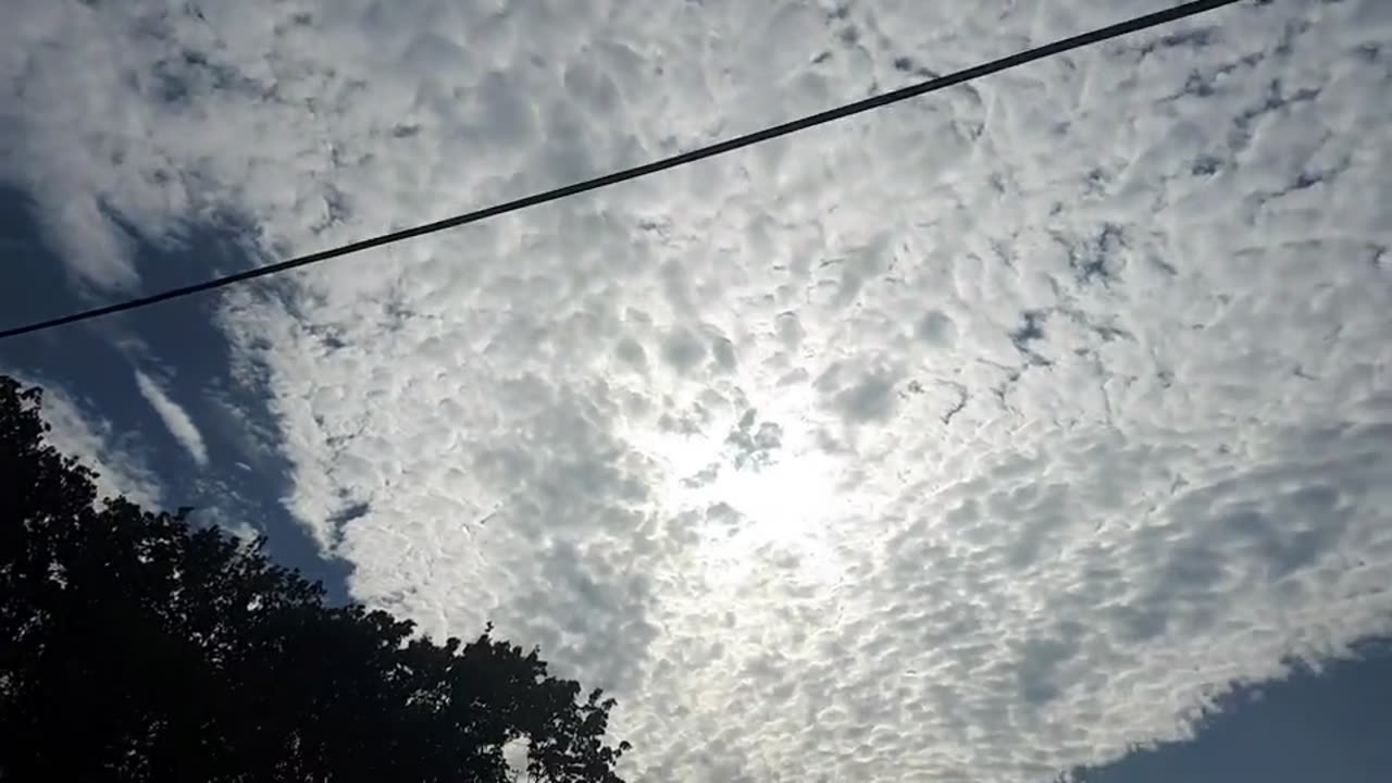 Himmel in Berlin am 28.09.2023 um 14:42 Uhr