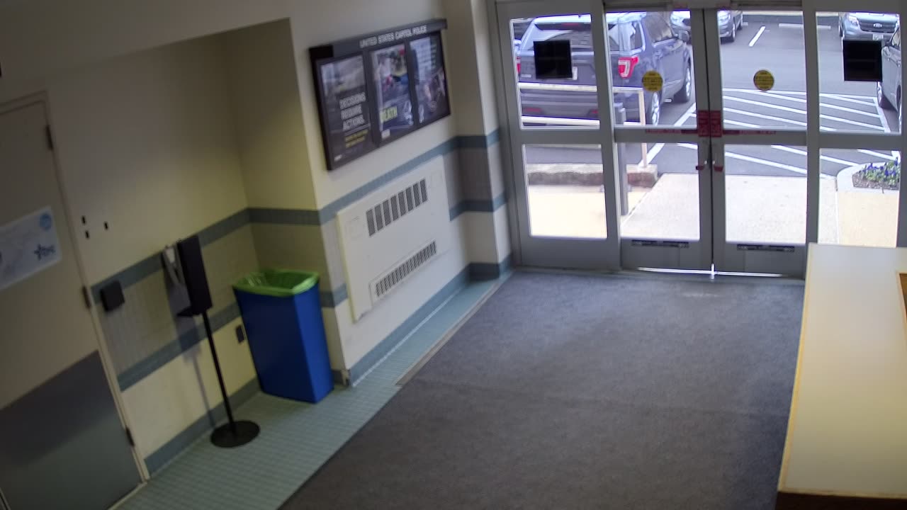 1662HQOB01WestDoor_2021-01-06_15h42min44s673ms.mp4