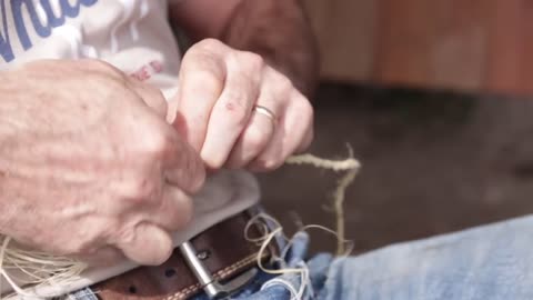 Making a bow string from sinue