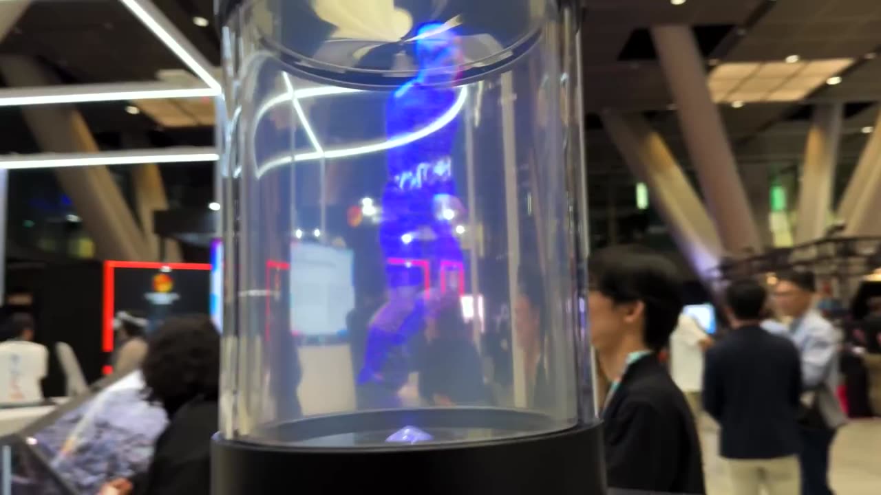 SONY’S 360 DEGREE TRANSPARENT LIGHT DISPLAY W/VIEWPOINTS FOR FULLY VOLUMETRIC 3D EXPERIENCE