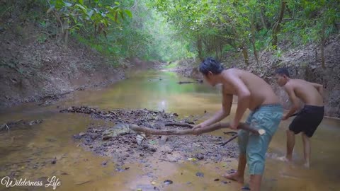 Amazing Two Brother Catch Crocodile Egg to Cook Eating to Survival