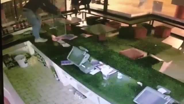 Store robbery caught on camera in South Africa