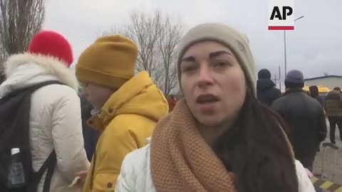Refugees fleeing Ukraine arrive in Moldova