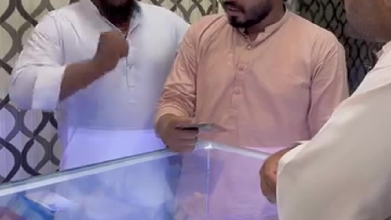 Bechara panchar wala wait for end😂😂