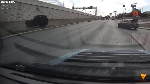 Jeep 100 Meter Dash Caught on Dashcam 2021.04.17 — TEXAS