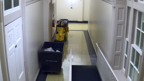 0064USCHBAHB32LobbyElevatorH-3_2021-01-05_01h20min00s397ms.mp4