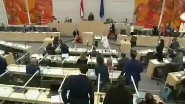 Une sénatrice fait un malaise après sa vaccination