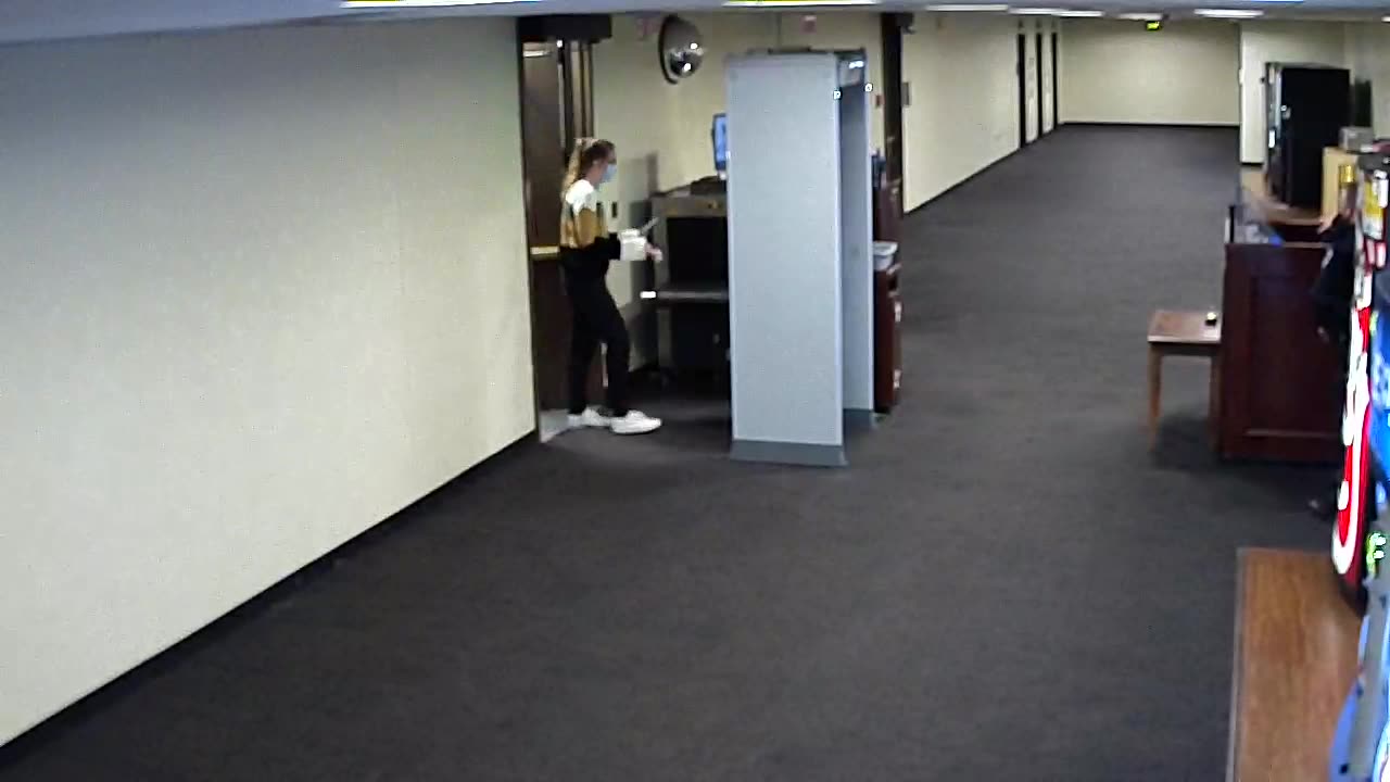 1425HSOBGRSouthElevatorGround_2021-01-06_12h40min02s197ms.mp4