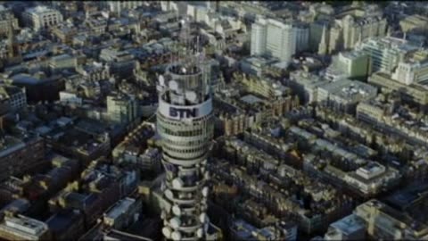 V For Vendetta (2005)