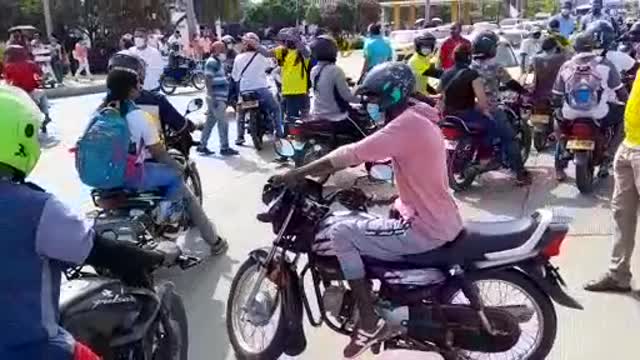 Caos en la movilidad en Cartagena por paro de taxistas