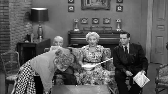 I Love Lucy Season 1 Episode 32 - Lucy Get's Ricky on the Radio