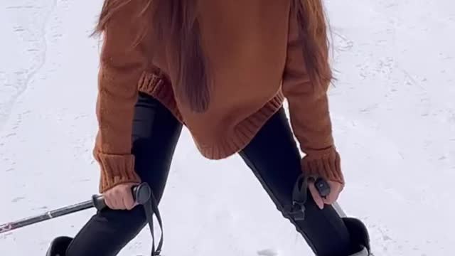 Anuska sen ice skating