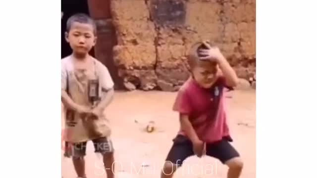 wow that little kid dance 😂