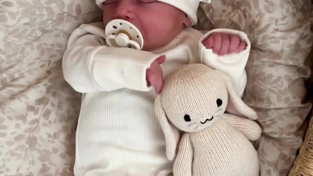 Cute and Funny Baby 😍😍😅😅 #viral #shorts #reels #baby #cutebaby #funnybaby #trending #kids #mmvbaby