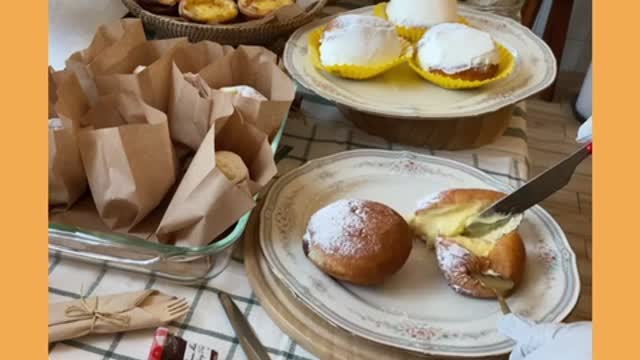 a doughnut full of cream