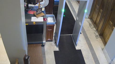 1017RSOB01DelAveADADoor_2021-01-06_18h24min25s140ms.mp4