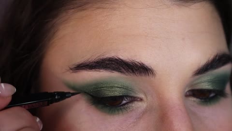 Kalina : Green Luxe Makeup