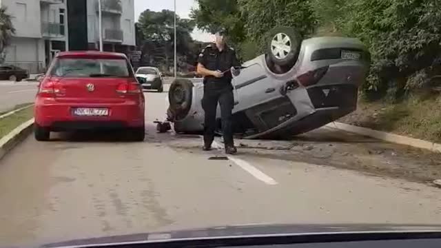 saobraćajna nezgoda na bečićkom bulevaru