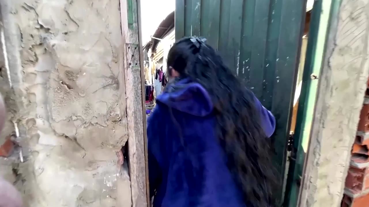 In Argentina's poverty-hit barrios, a food emergency takes hold