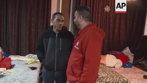 Hungary pastor opens church room for Roma refugees